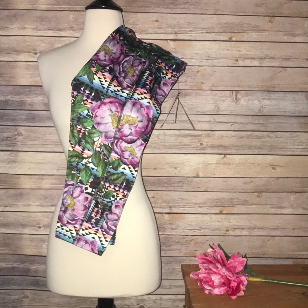 LuLaRoe Jade Workout Pants size Large
